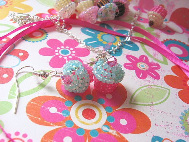 little girl play jewelry sets